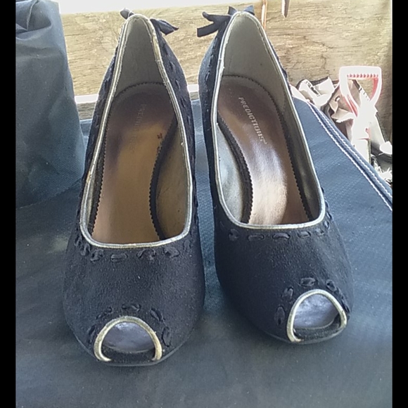 Predictions size 8 wide shoes - Picture 5 of 7